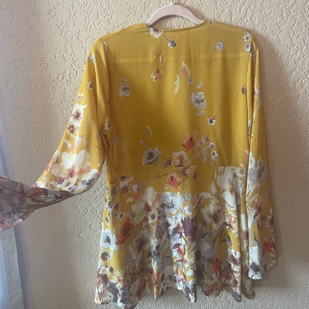 Floral Wrap Blouse - Picture 3 of 5